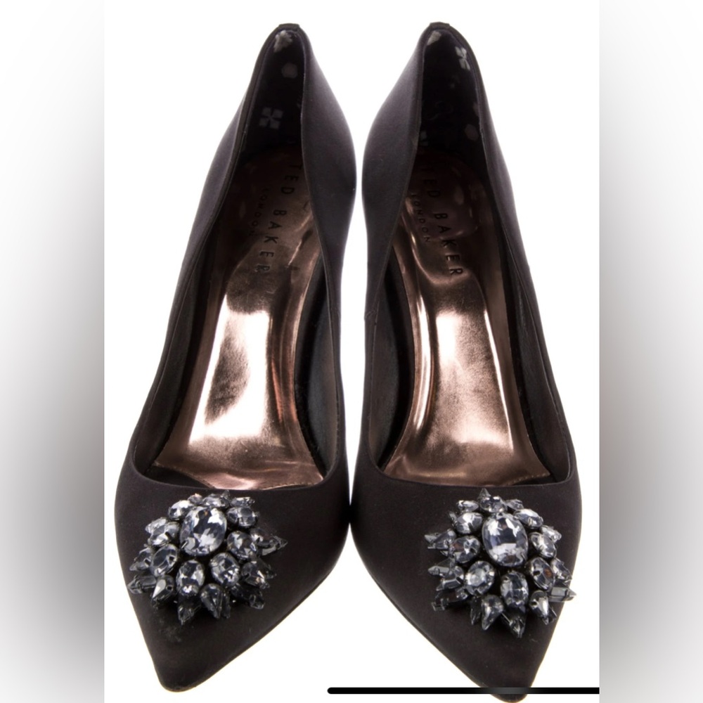 Ted Baker
Satin Floral Print Pumps